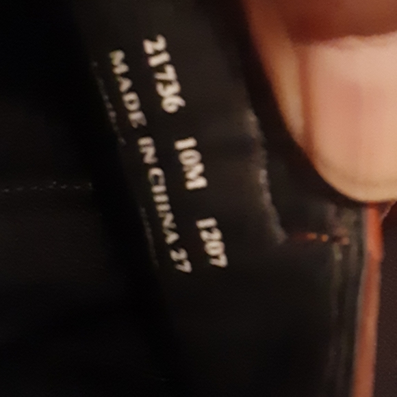 Shoes - Picture 16 of 16